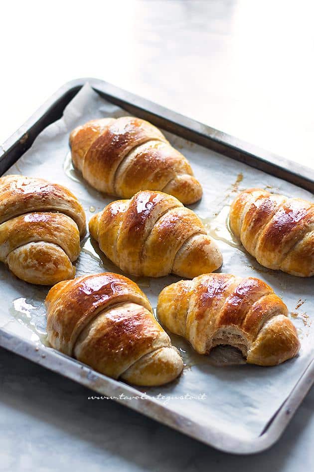 Croissant de mel e farinha integral: a receita de uma hora