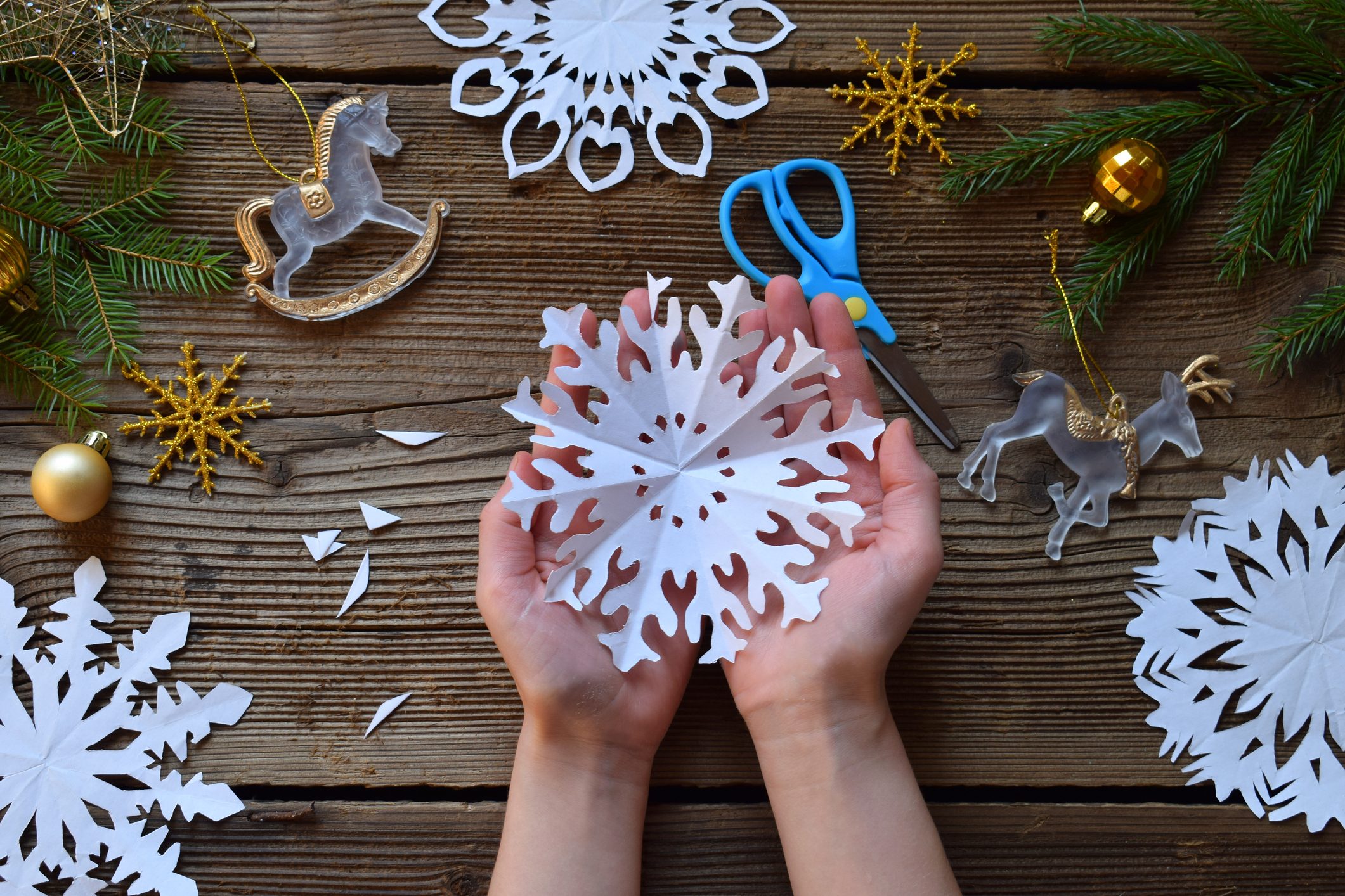 Flocos de neve com papel reciclado