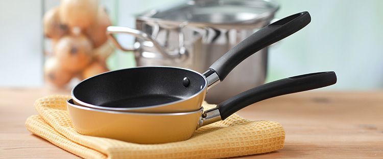 Utensílios de cozinha de teflon: tudo o que precisa de saber