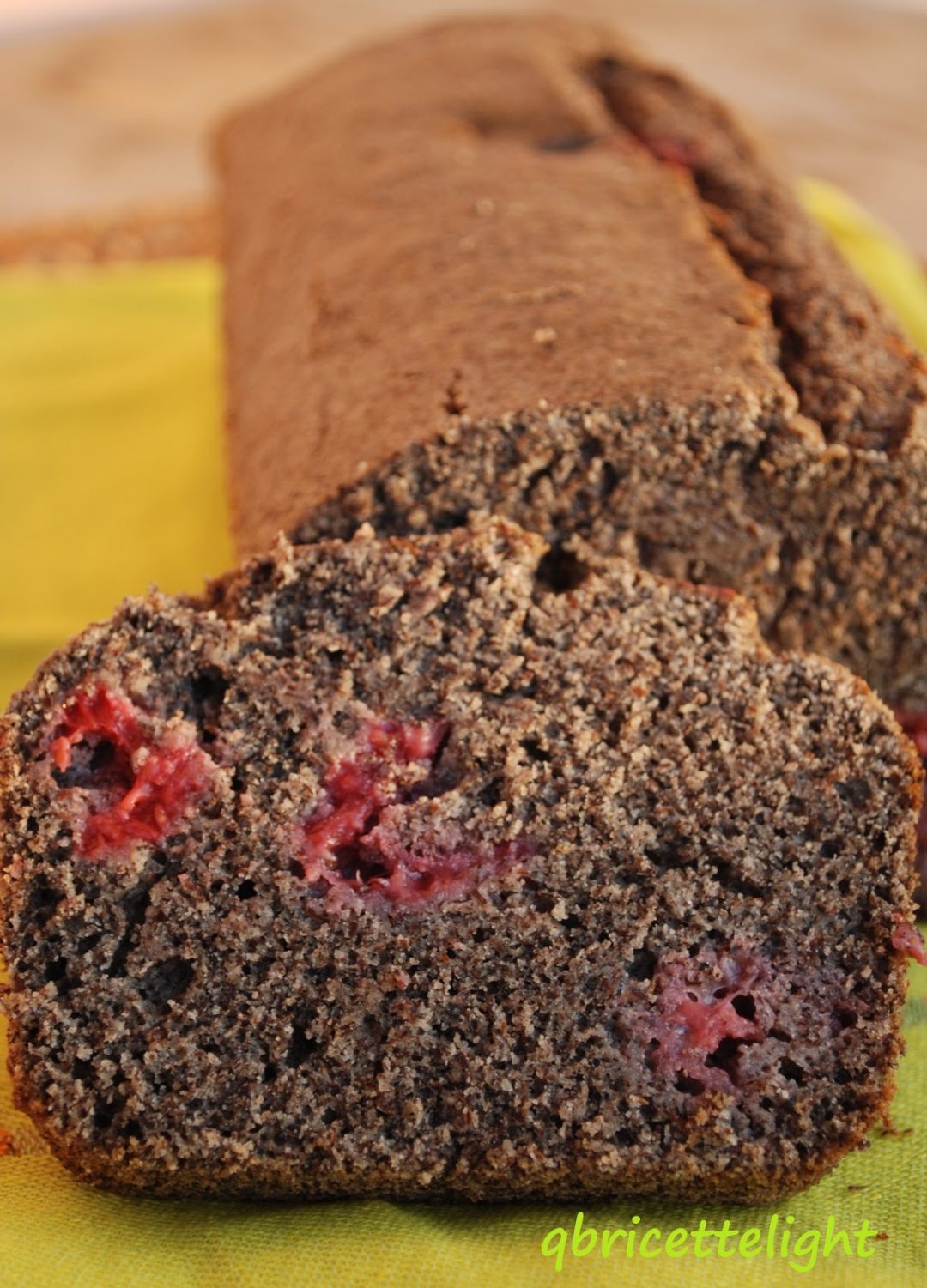 Bolo de ameixa com trigo sarraceno e iogurte